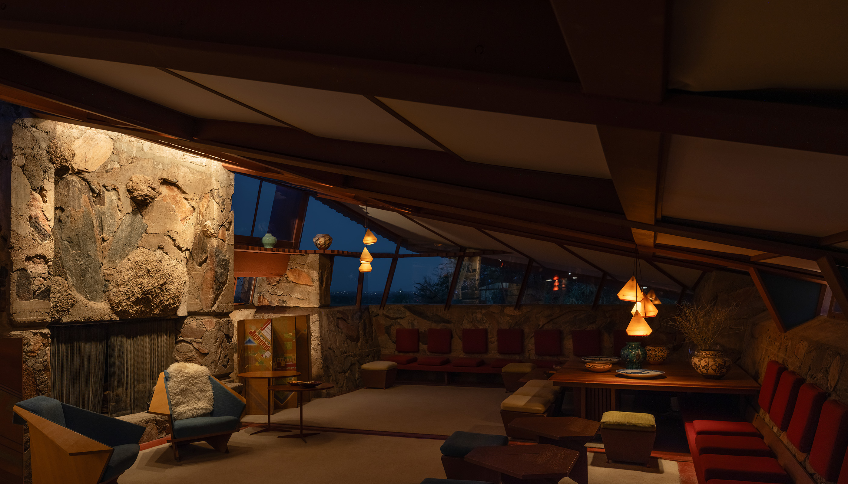 A Scottsdale residential living room with Lutron Ketra lights and HomeWorks