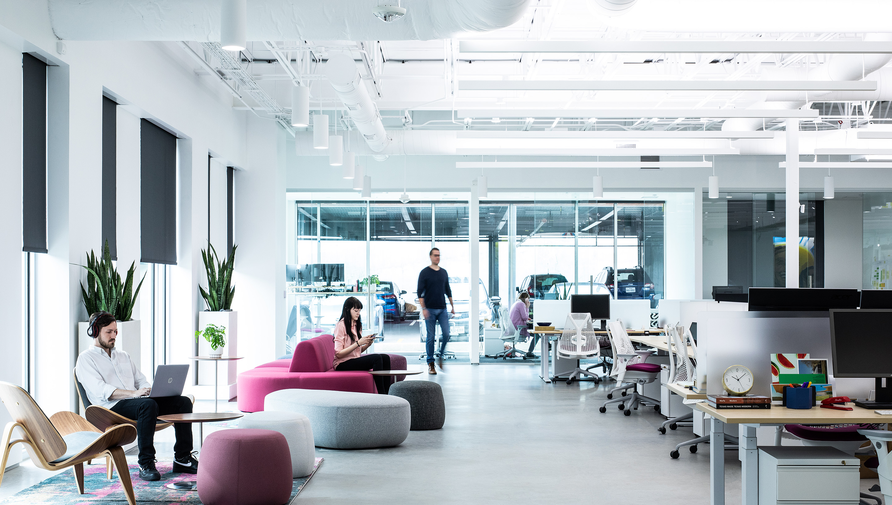 An Austin commercial collaborative space with Lutron Ketra lamps and Athena. © Jake Holt Photography