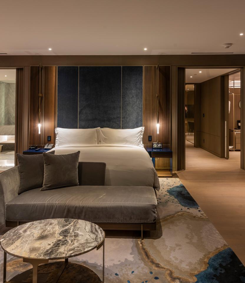 A Mexico hospitality dining & social space with Lutron myRoom XC, Palladiom, and keypads & remotes. Photo © Jaime Navarro