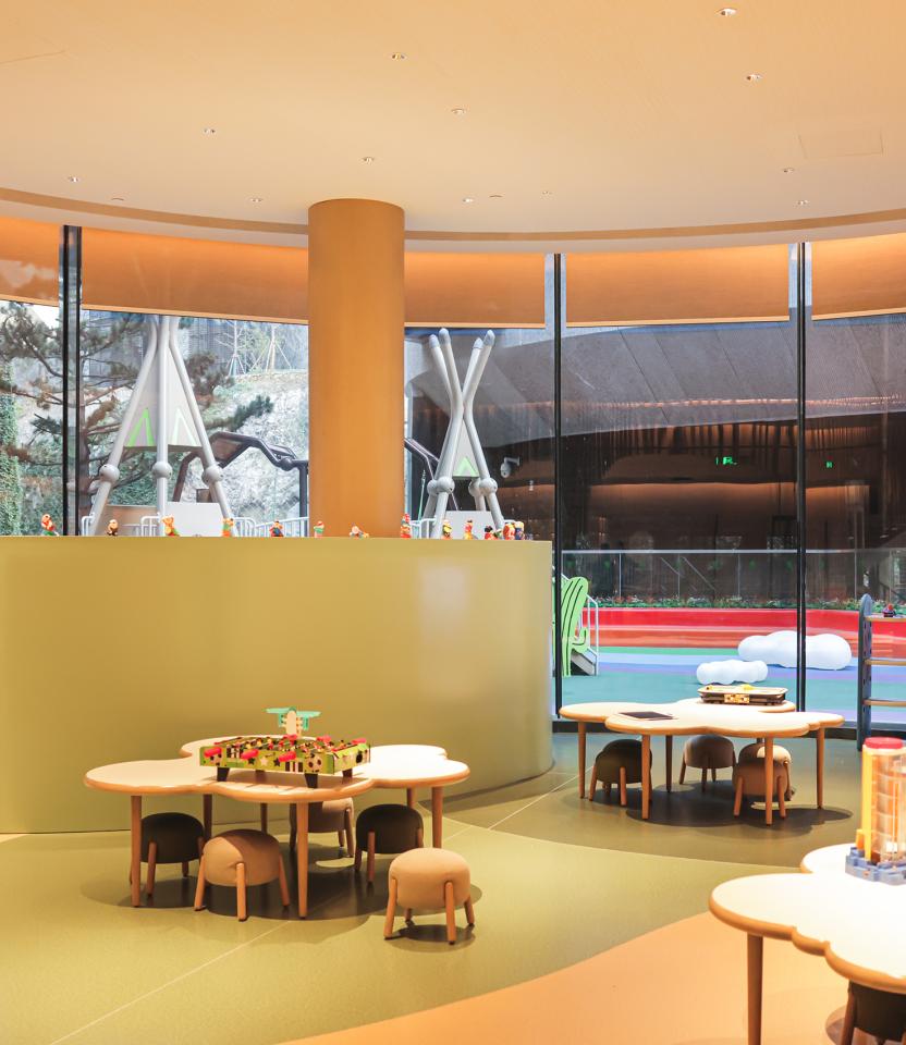 A China hospitality lobby & public space with Lutron roller shades.