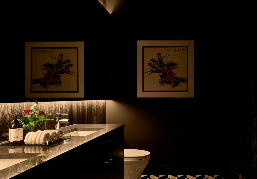 bathroom-seaholmph-scene-ss-evening.jpg
