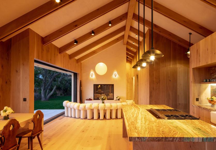 great-room-east-hampton-evening-7581.jpg