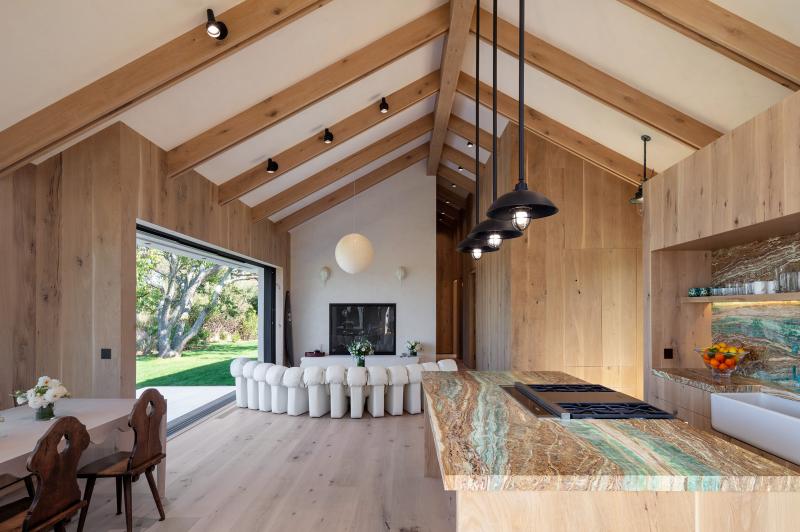 great room east hampton daytime