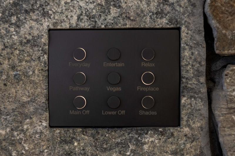 Alisse keypad in stone