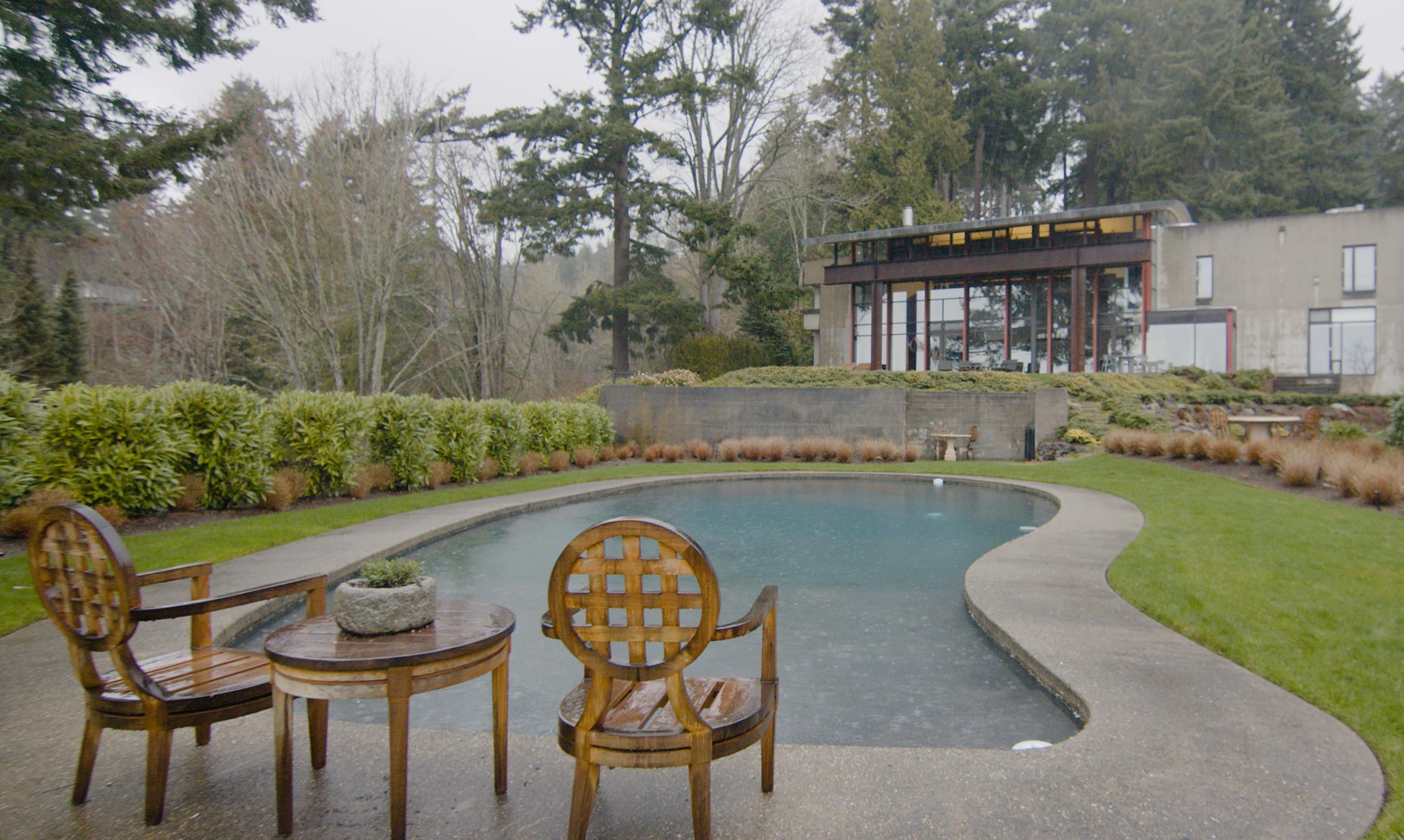 olson-kundig-studio-house-exterior-backyard