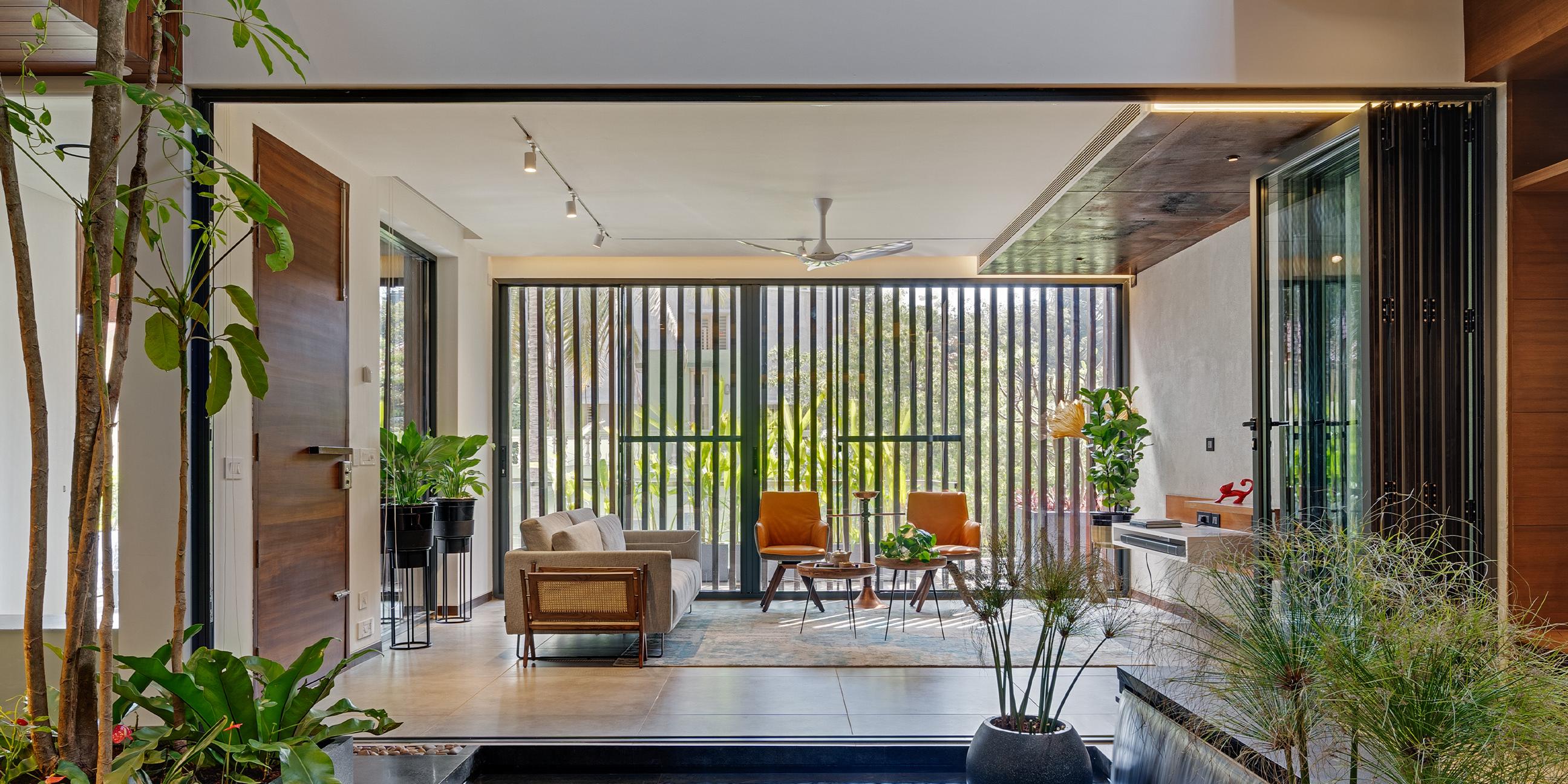 courtyard-belaku-house-into-living-room-spj5488.jpg